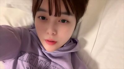 [Selfie masturbation] My girlfriend wasn't here today so I was happy to be able to masturbate casually in my room...