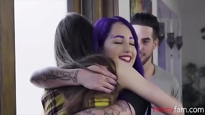 Brother And Sister Help Cousin With Phone Addiction- Jessae Rosae And Val Steele